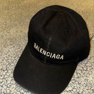 Balenciaga cap in black and white